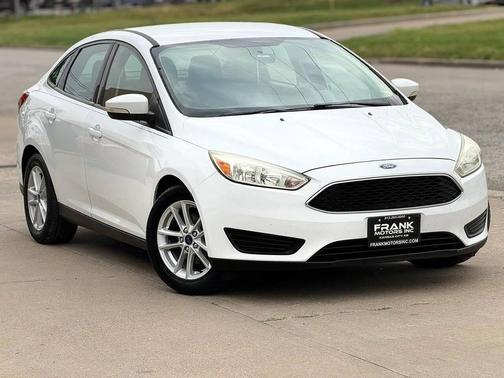 Oxford White 2017 Ford Focus SE