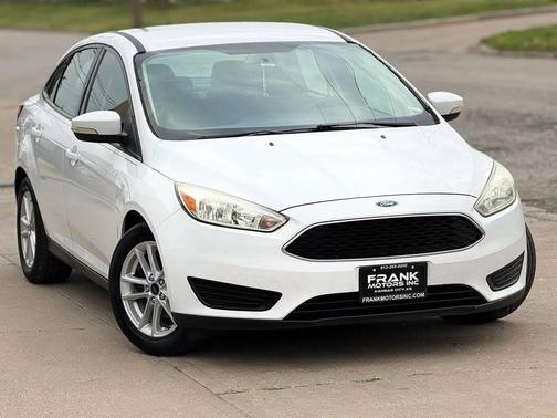 Oxford White 2017 Ford Focus SE