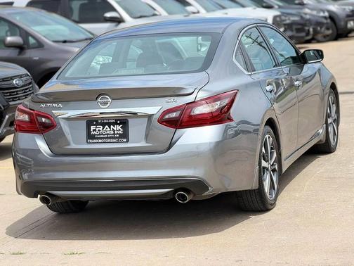 Gun Metallic 2017 Nissan Altima 2.5 SR