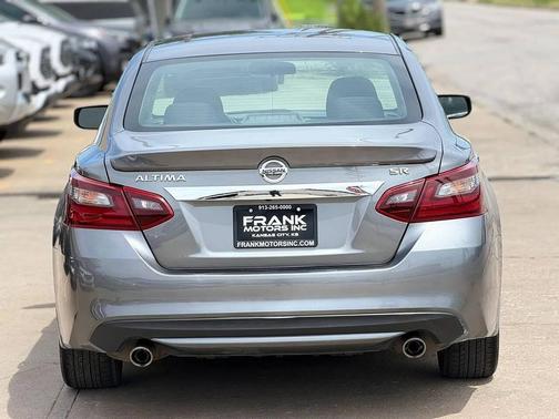Gun Metallic 2017 Nissan Altima 2.5 SR