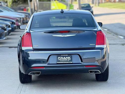 Maximum Steel Metallic Clearcoat 2017 Chrysler 300 Limited