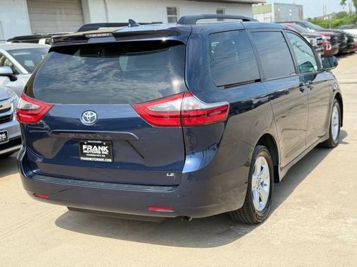 2020 Toyota Sienna LE
