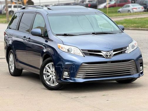 Blue 2017 Toyota Sienna XLE Premium