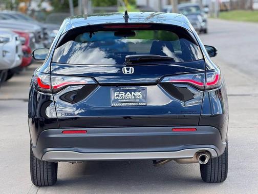 Crystal Black Pearl 2026 Honda HR-V AWD Sport