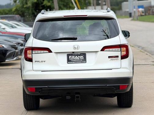 Platinum White Pearl 2022 Honda Pilot AWD TrailSport