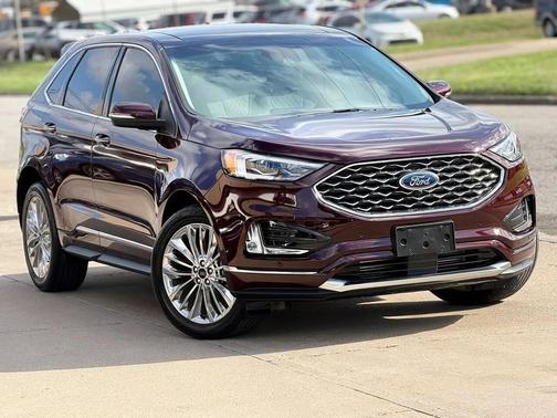 Burgundy Velvet Metallic Tinted Clearcoat 2024 Ford Edge Titanium