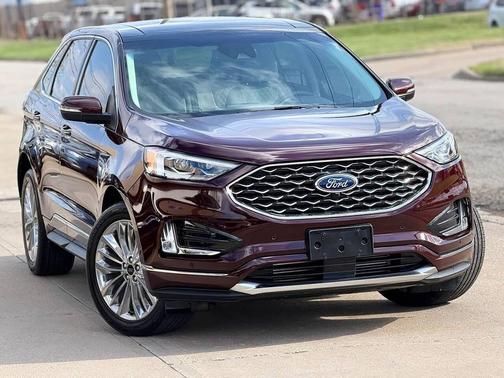 Burgundy Velvet Metallic Tinted Clearcoat 2024 Ford Edge Titanium