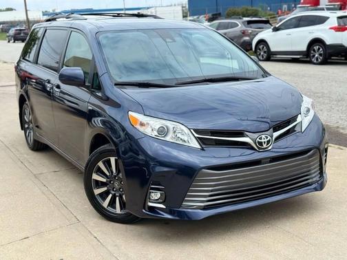 2019 Toyota Sienna XLE