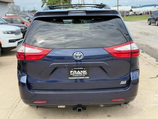 2019 Toyota Sienna XLE Premium