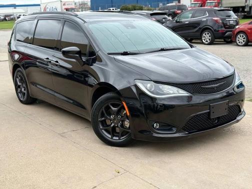 2019 Chrysler Pacifica Touring-L Plus