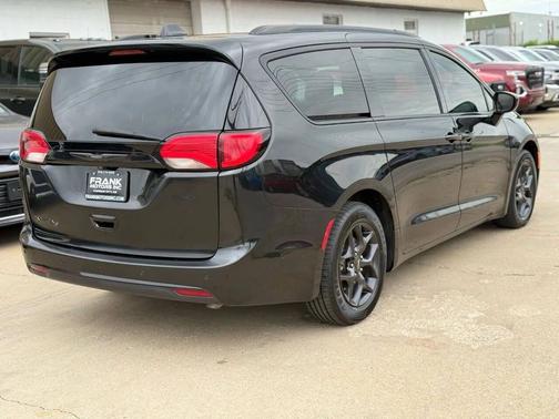 2019 Chrysler Pacifica Touring-L Plus