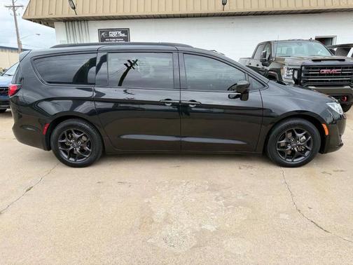 2019 Chrysler Pacifica Touring-L Plus