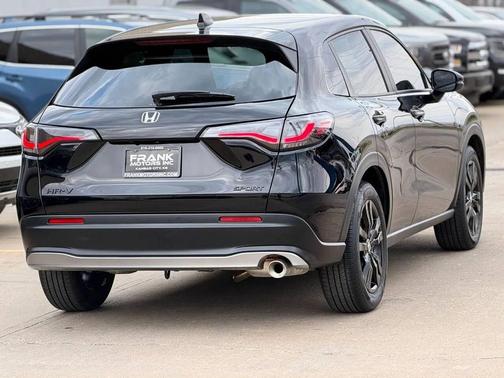 Crystal Black Pearl 2026 Honda HR-V AWD Sport