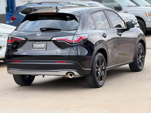 Crystal Black Pearl 2026 Honda HR-V AWD Sport