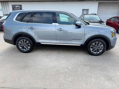 Panthera Metal 2025 Kia Telluride LX