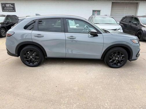 Urban Gray Pearl 2025 Honda HR-V AWD Sport