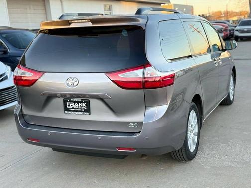 2017 Toyota Sienna XLE Premium