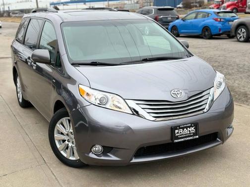 2017 Toyota Sienna XLE Premium