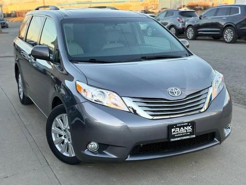 2017 Toyota Sienna XLE Premium
