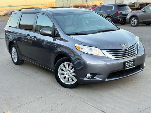 2017 Toyota Sienna XLE Premium