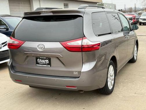 2017 Toyota Sienna XLE Premium