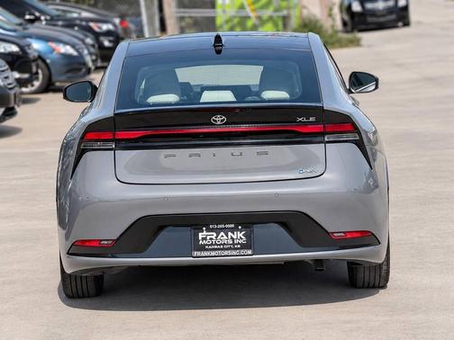 Gray 2023 Toyota Prius XLE
