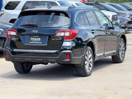 Crystal Black Silica 2018 Subaru Outback 2.5i Touring