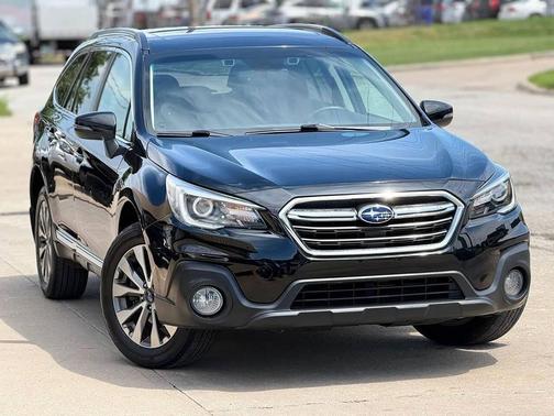 Crystal Black Silica 2018 Subaru Outback 2.5i Touring