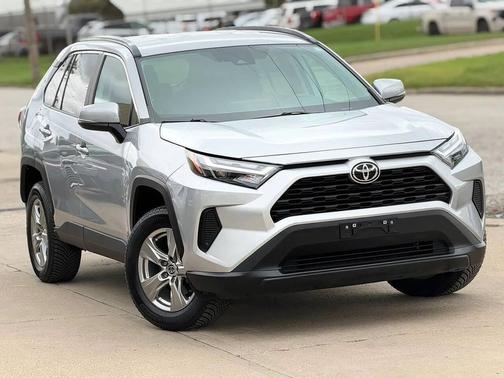 Silver Sky Metallic 2022 Toyota RAV4 XLE