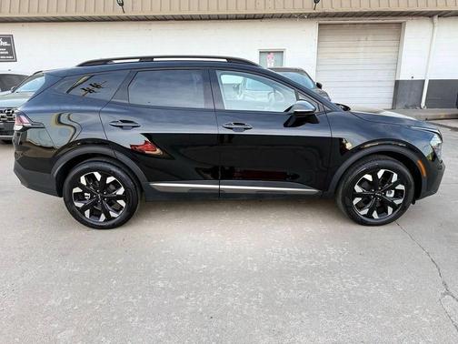 Ebony Black 2024 Kia Sportage X-Line