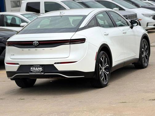 Oxygen White 2023 Toyota Crown XLE