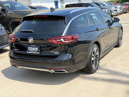2018 Buick Regal TourX Essence