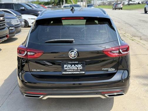 2018 Buick Regal TourX Essence