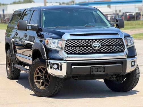 Midnight Black Metallic 2020 Toyota Tundra SR5