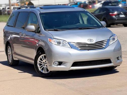 2016 Toyota Sienna XLE