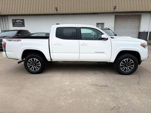 Super White 2020 Toyota Tacoma TRD Sport