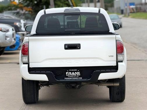 Super White 2020 Toyota Tacoma TRD Sport