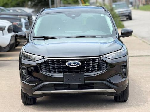 Black 2026 Ford Escape PHEV Base