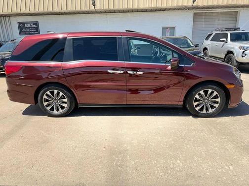 Deep Scarlet Pearl 2021 Honda Odyssey EX-L