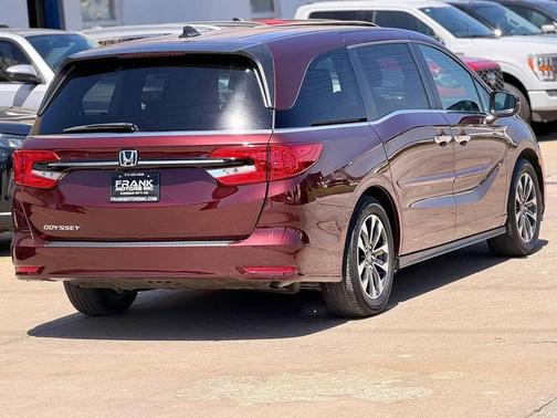 Deep Scarlet Pearl 2021 Honda Odyssey EX-L