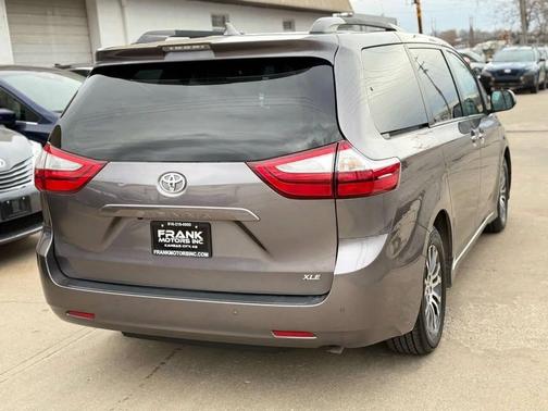 2019 Toyota Sienna XLE