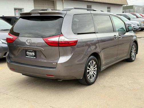 2019 Toyota Sienna XLE