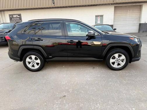 2020 Toyota RAV4 Hybrid LE