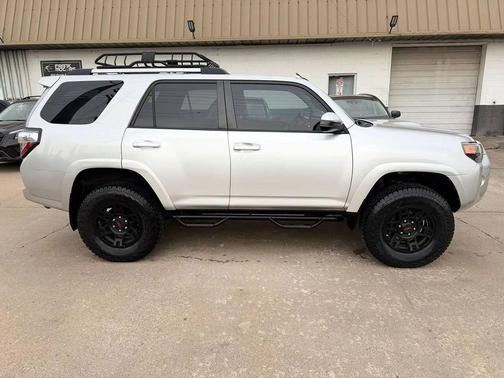 Classic Silver Metallic 2016 Toyota 4Runner Trail