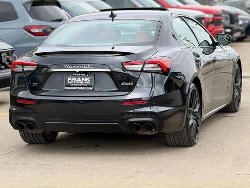 Grigio Maratea Metallic 2023 Maserati Ghibli Modena Q4