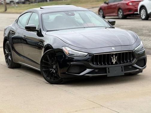 Grigio Maratea Metallic 2023 Maserati Ghibli Modena Q4