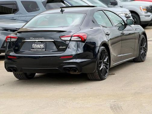 Grigio Maratea Metallic 2023 Maserati Ghibli Modena Q4