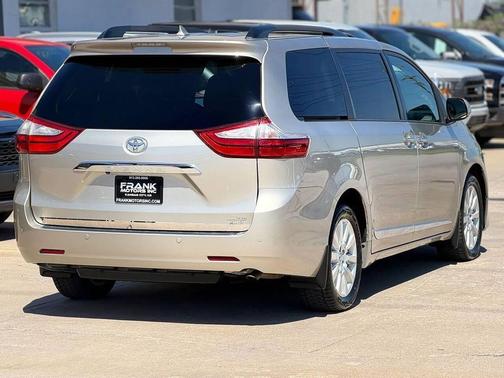 Creme Brulee Mica 2017 Toyota Sienna Limited Premium