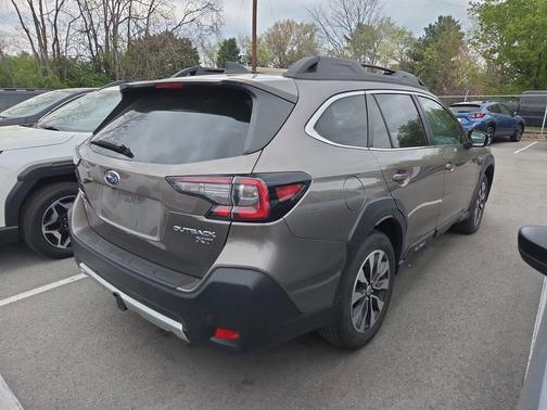 Brilliant Bronze Metallic 2023 Subaru Outback Limited XT