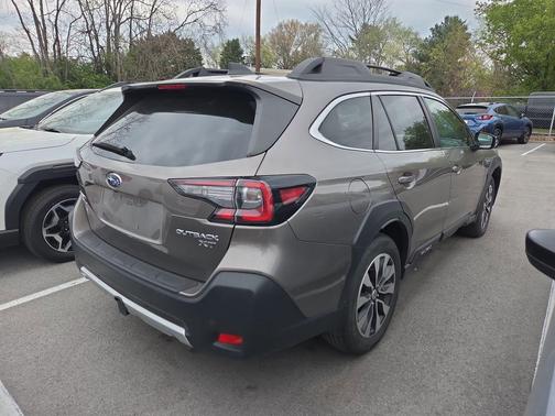 Brilliant Bronze Metallic 2023 Subaru Outback Limited XT
